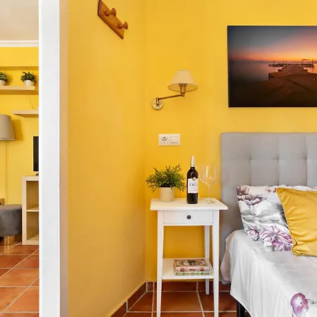 Cosy, Seaview Apartment, Close To Beach&bars -edificio Rhin