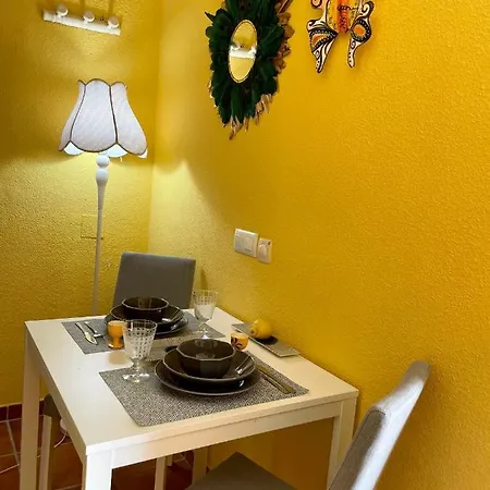 Apartmán Cosy, Seaview Apartment, Close To And Bars -edificio Rhin